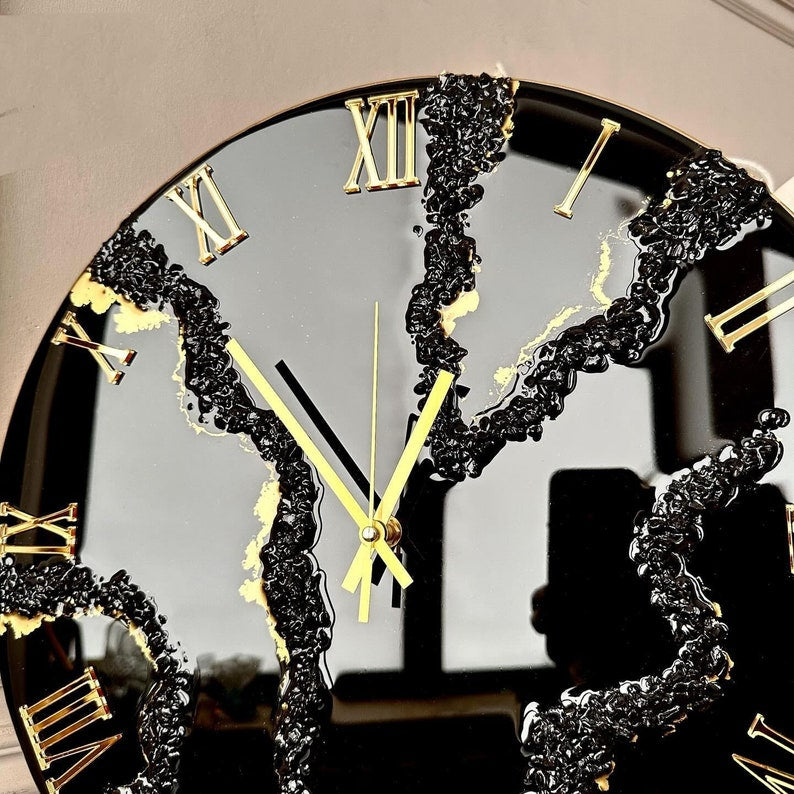 Black Beauty wall Art In the House Resin Wall Clock