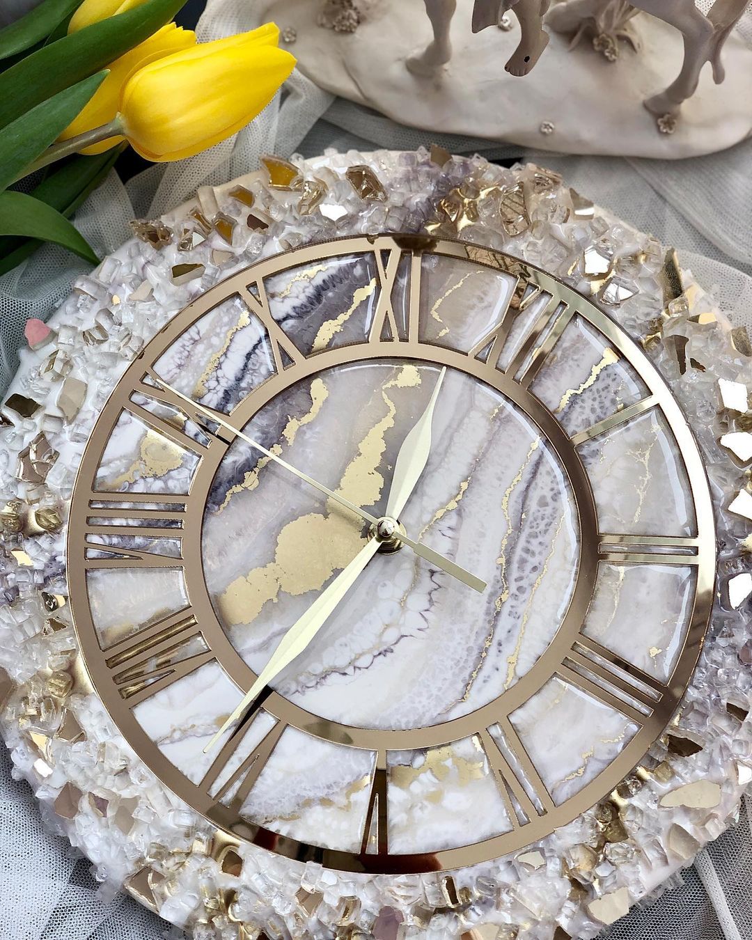 Pearl Design with Glass and Golden Effect Resin Wall Clock