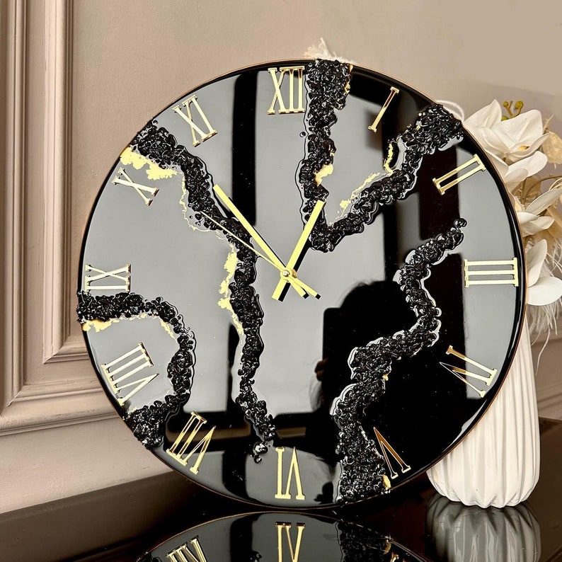 Black Beauty wall Art In the House Resin Wall Clock