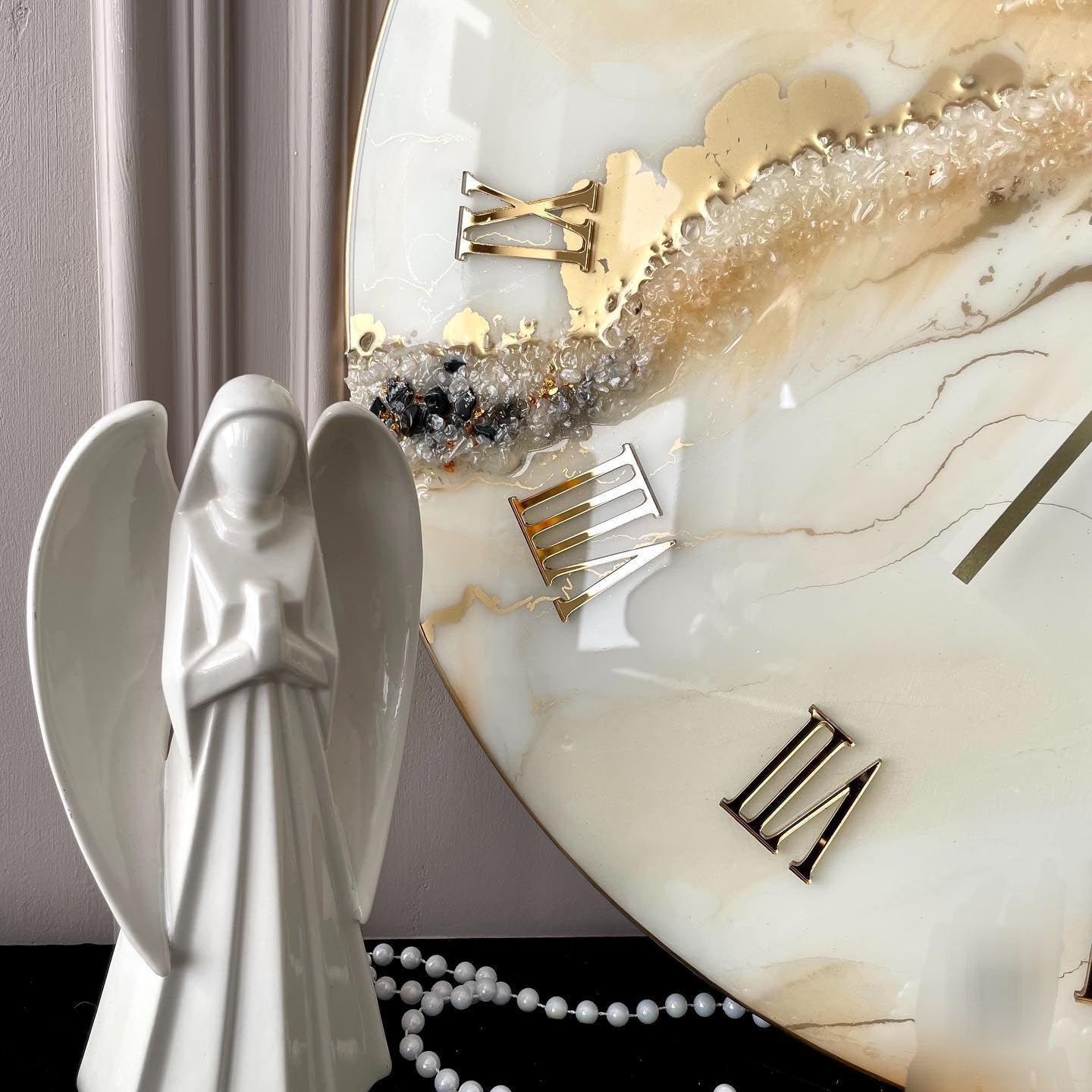 Almond White The luxury Resinart Resin Wall Clock