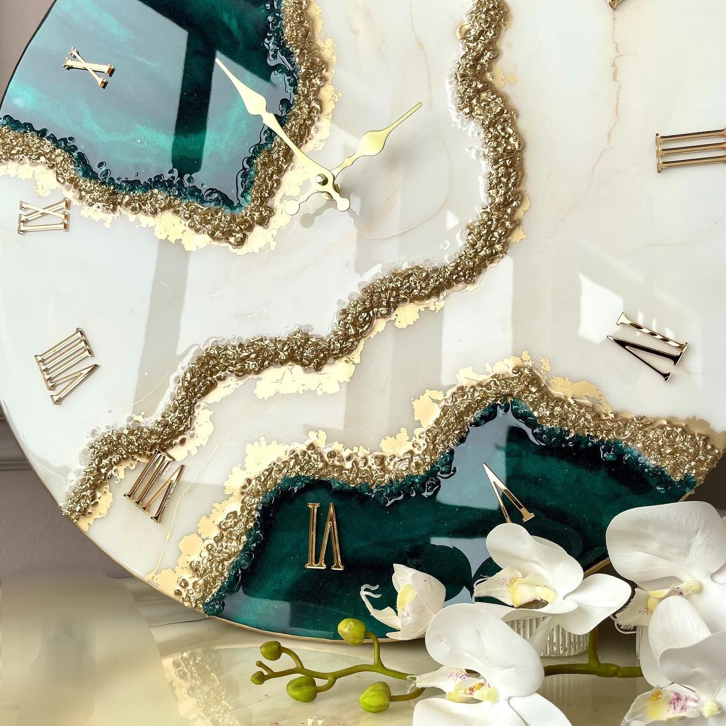 Attractive cream with Green Resin Art Resin Wall Clock