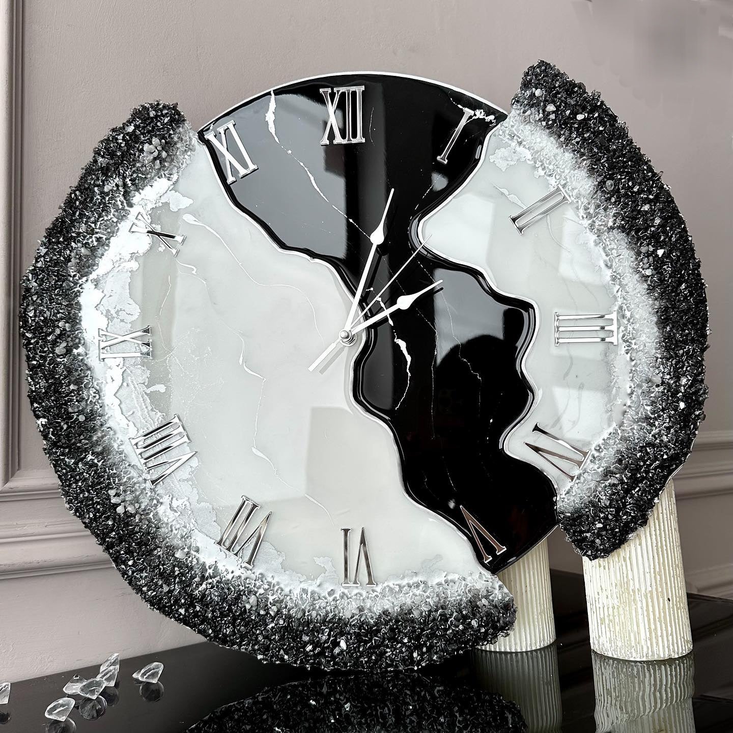 Intense Black Feather The Luxury Resinart Resin wall Clock