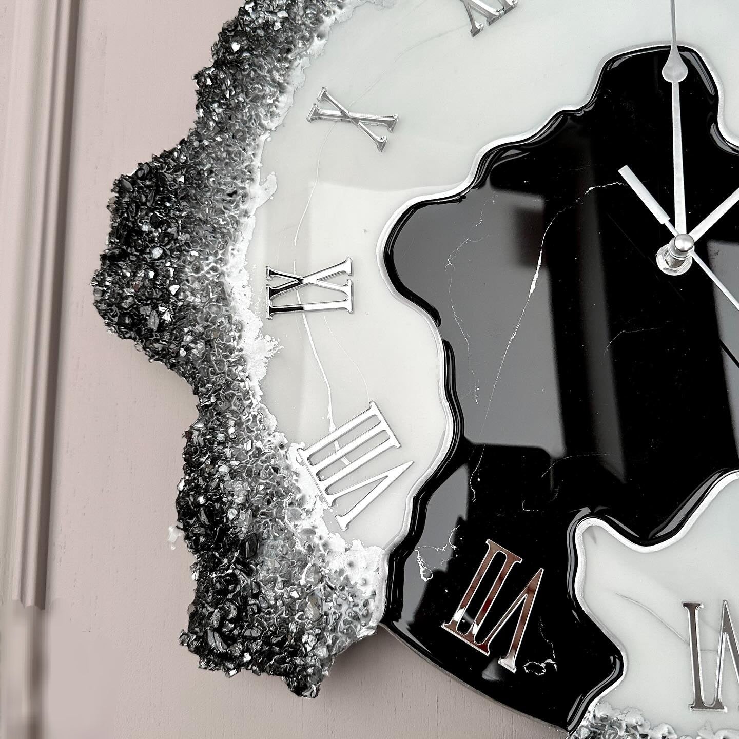 Unique Black In the House Feather The Luxury Resinart Resin wall Clock