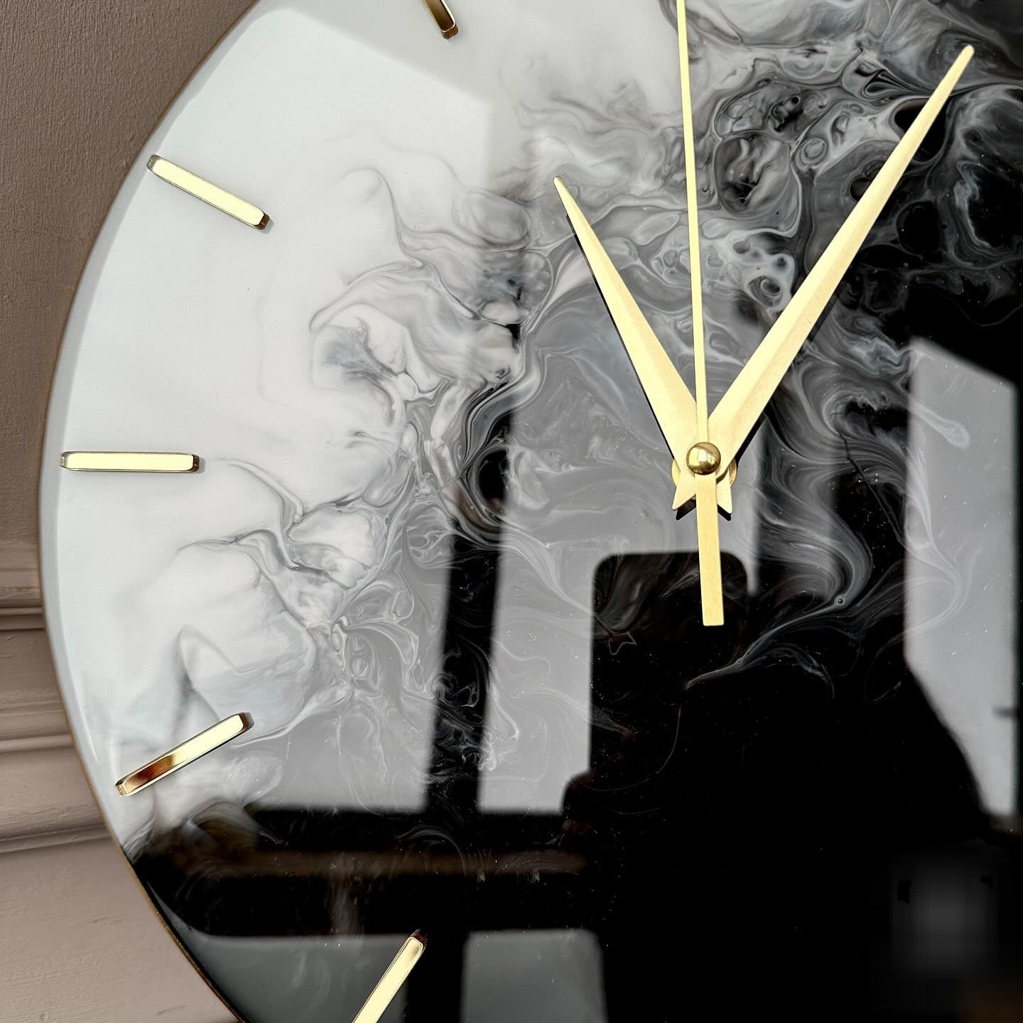 Black And White Beauty In the House Resin The Resin Art Resin Wall Clock