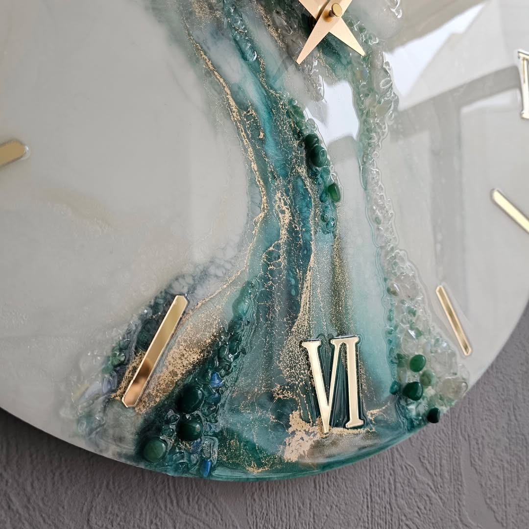 Handmade Cream Green Resin Wall Clock