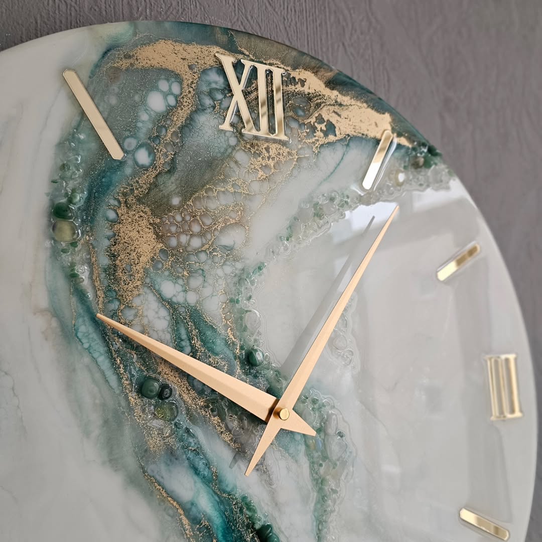 Handmade Cream Green Resin Wall Clock