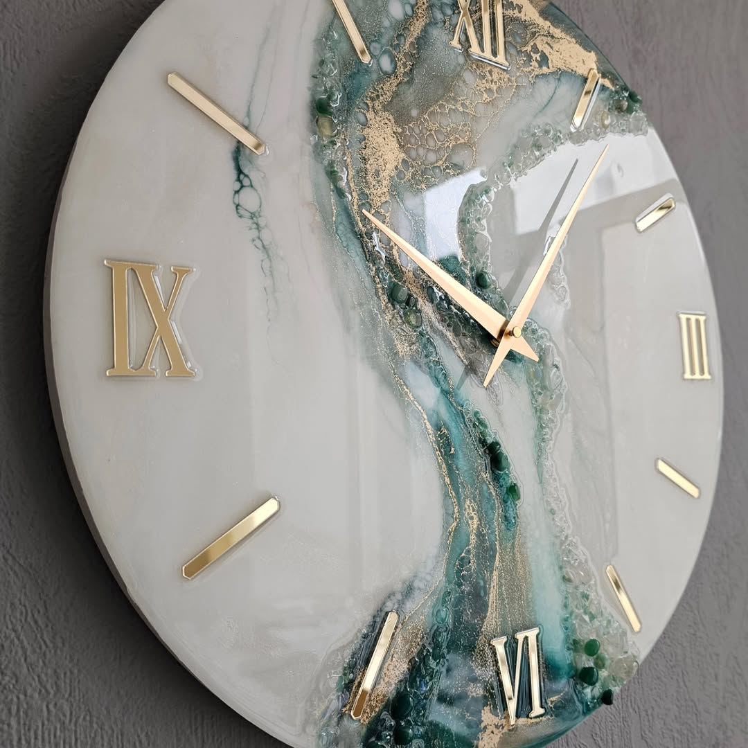 Handmade Cream Green Resin Wall Clock