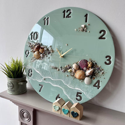 Cream Light With Shells | Epoxy Resin Wall Clock